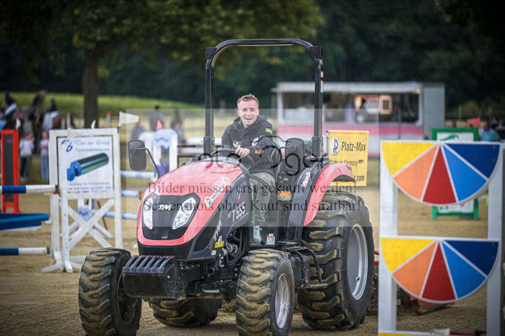 DOS_1309 | Entdecke hochwertige Reitturnierfotos von Foto Oger. Professionell, emotional und authentisch – jetzt Lieblingsmomente im Shop bestellen.Deutschlandweite Turnierfotografie. - Realisiert mit Pictrs.com