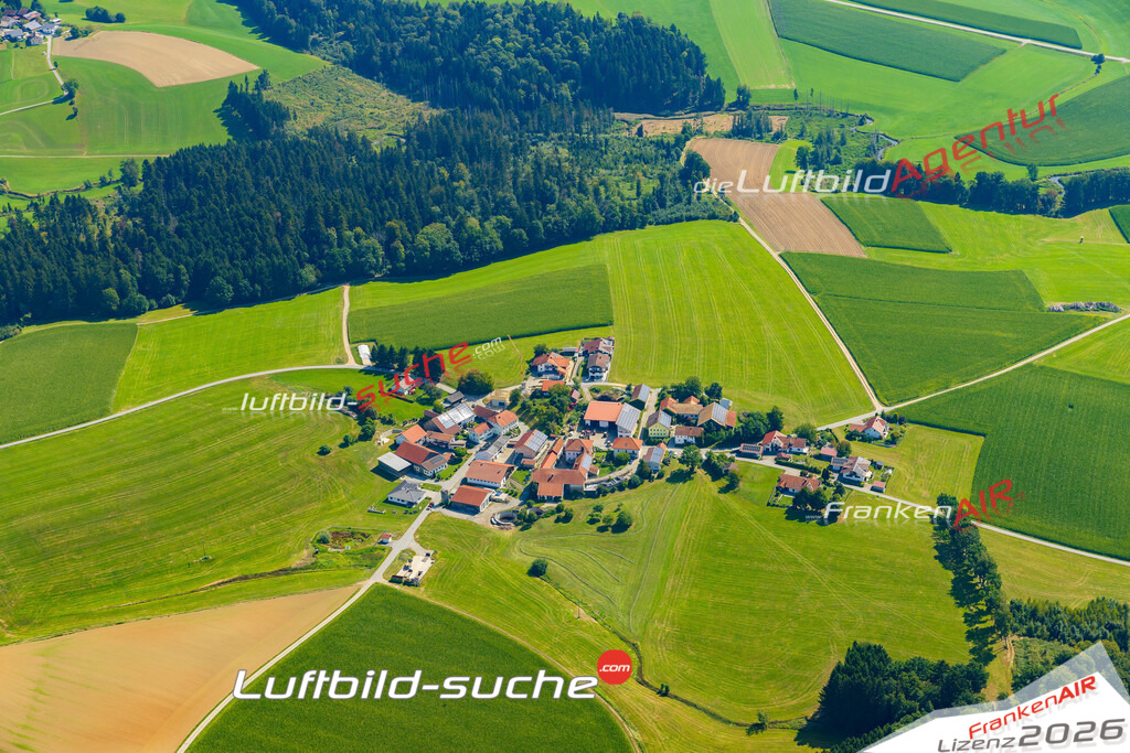 Schrägluftbild  Gaisbach  Hutthurm - Das Luftbild wurde 2025 vom UL-Flugzeug heraus erstellt ( keine Drohne ) - Hochauflösende Luftaufnahme -Nicht vergleichbar mit Google Maps oder Satelittenbilder- Die Geschenkidee !Mit Lizenz und Bildrechte bestellbar