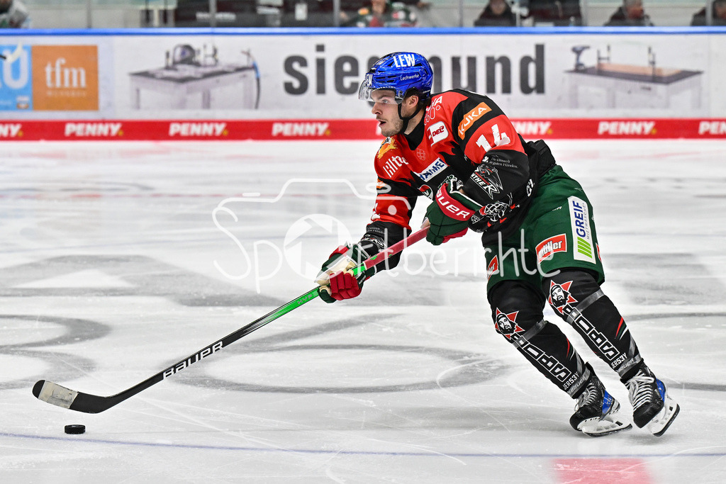 Augsburger Panther - Iserlohn Roosters | am Puck D. J. BUSDEKER (Augsburger Panther #14) / Freisteller / Einzelfoto / DEL: Augsburger Panther - Iserlohn Roosters, Curt Frenzel Stadion am 17.11.2024