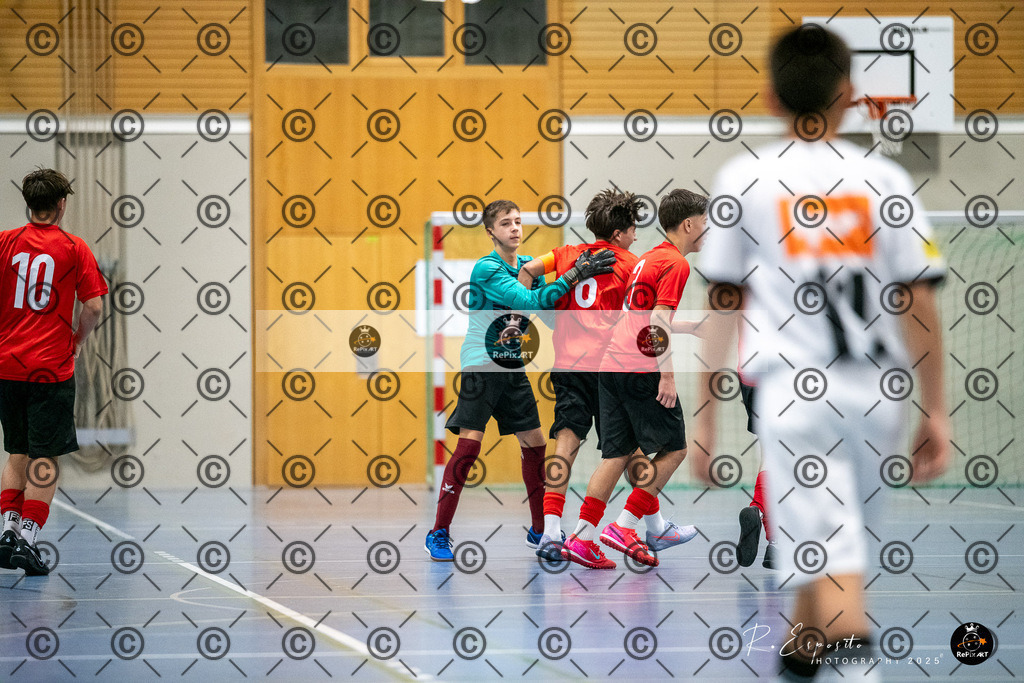 20251129_FCR-Hallenturnier-C_RAW-1_027-30 | Sport und Naturfotografie von Roberto Esposito zeigt echte Momente Bewegung und die Schönheit der Natur. Ausdrucksstarke Bilder schaffen Emotionen.