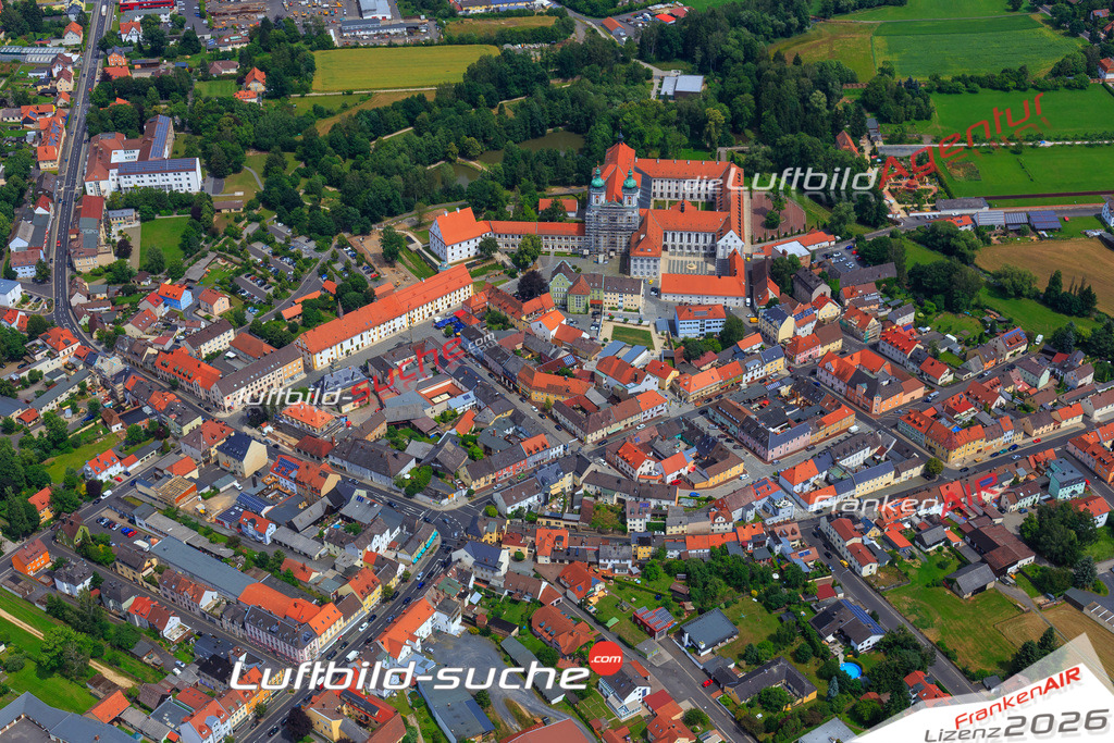 Die Luftaufnahme der Stadt Waldsassen wurde vom UL-Flugzeug heraus erstellt ( keine Drohne )- hohe Auflösung für beste Qualität