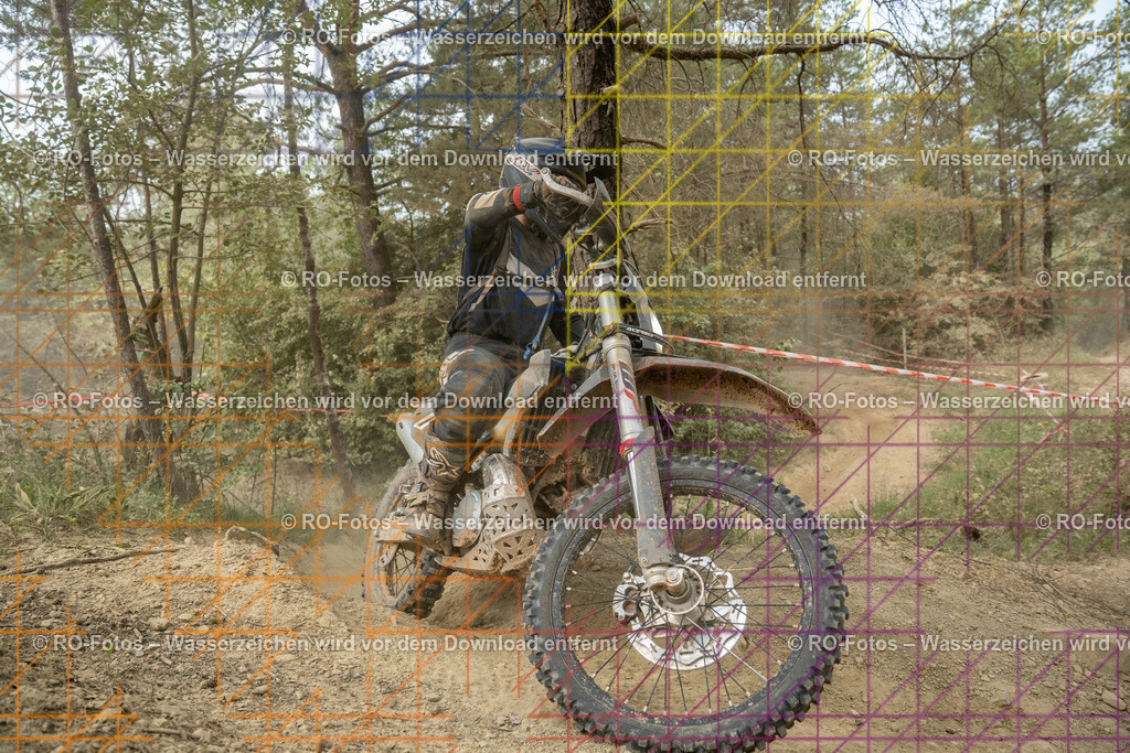 Niederwürzbach 4 Lauf-1012 | Sportfotografie von RO-Fotos: Motorsport, Motocross, Enduro, Laufveranstaltungen und Triathlon. Professionelle Fotos von Sportlern und Events. - Realisiert mit Pictrs.com