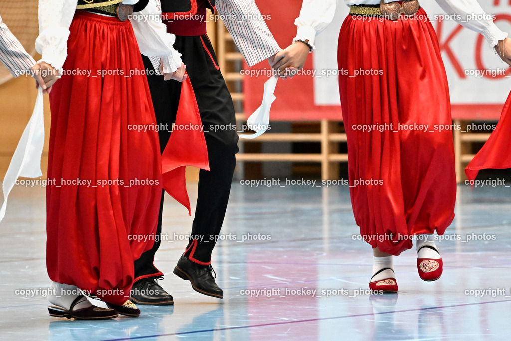 Carinthia Flamengo Futsal Club vs. FC Ljuti Krajisnici | Volkstanzgruppe Kid Divanhana, Carinthia Flamengo Futsal Club vs. FC Ljuti Krajisnici, Carinthia Flamengo Fusal Club vs. FC Ljuti Krajisnici am 12.10.2025 in Klagenfurt (Ballspielhalle Viktring), Austria, (Photo by Bernd Stefan)