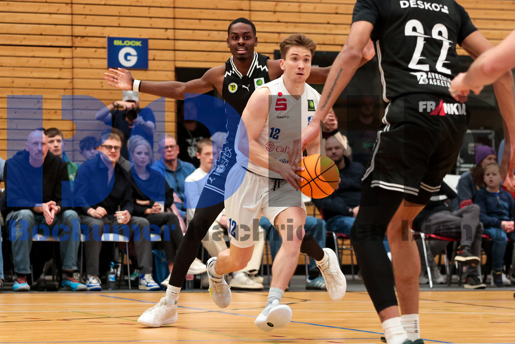 SES_BOCBAY20250209-58 | bond - Realisiert mit Pictrs.com