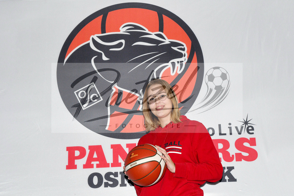 TEAOSC20201002_0043 | Basketball, Juniorinnen:   bei der Team Presentation der OSC Junior Panthers am 02.10.2020 in Osnabrueck, Deutschland. - Realisiert mit Pictrs.com