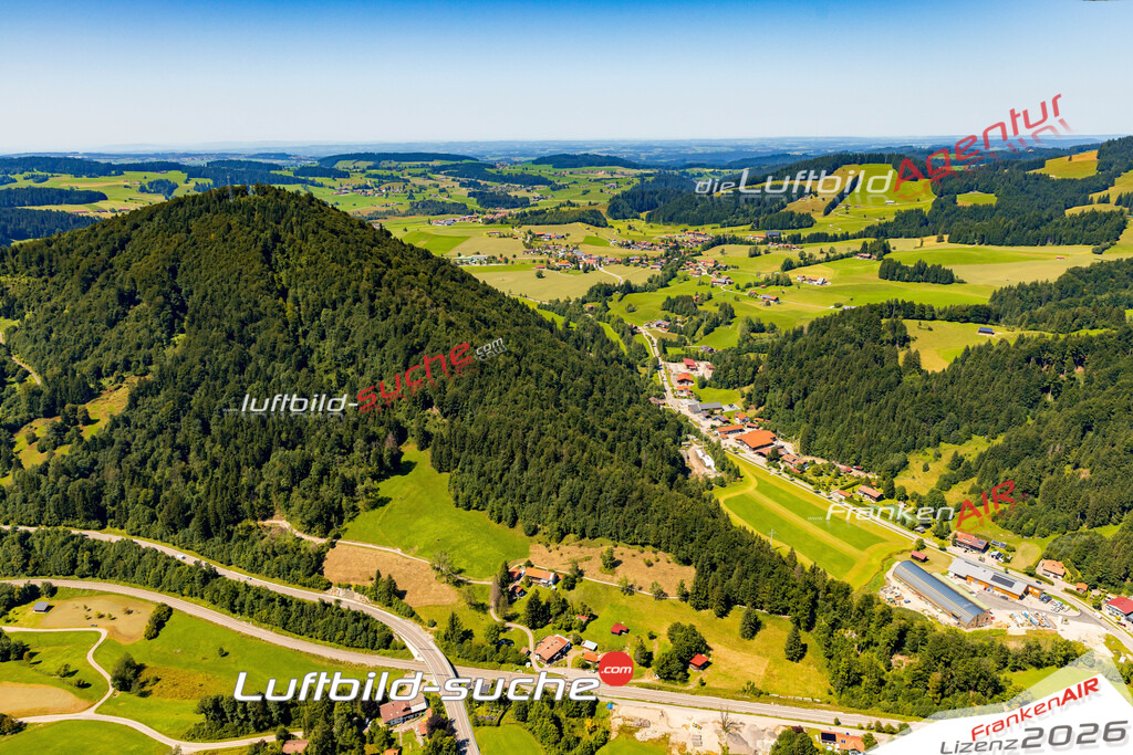 Luftaufnahme  Wengen  Oberstaufen Das Luftbild wurde 2025 vom UL-Flugzeug heraus erstellt ( keine Drohne ) - Hochauflösende Luftaufnahme -Nicht vergleichbar mit Google Maps oder Satelittenbilder- Die Geschenkidee !Mit Lizenz und Bildrechte bestellbar