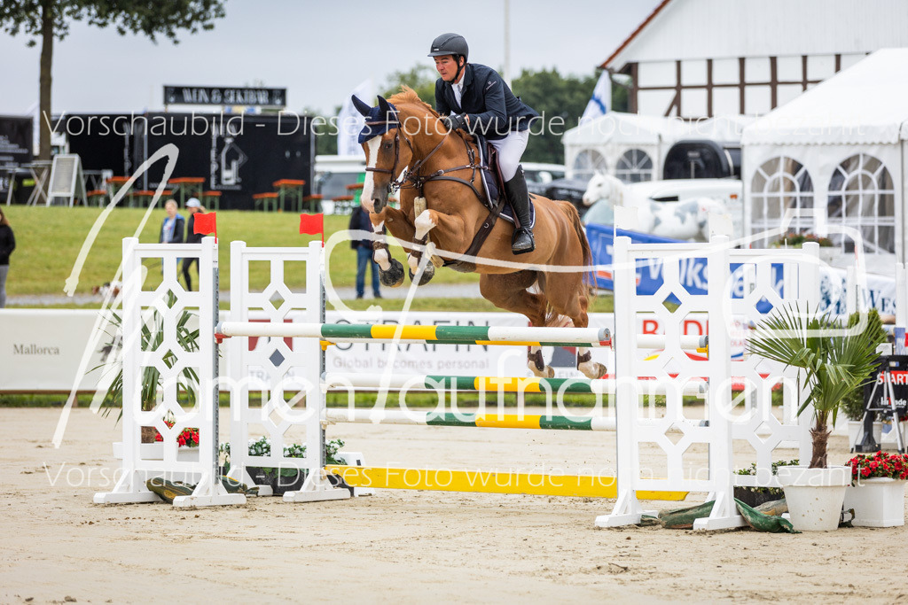 BHO-2PhSpr-M-5-2004 | MomenTaufnahmen Pferdesportfotos