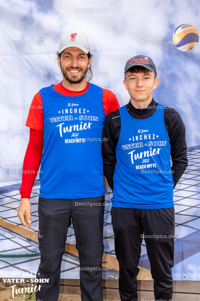 2022-00063174-Vater-Sohn-Turnier-Teamfotos-2 | 26.05.2022; Berlin Foto: Gerold Rebsch - www.beachpics.de