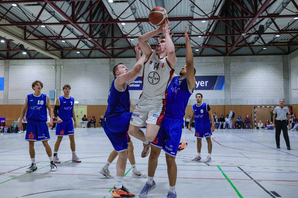 Regio BAYER GIANTS vs NEW Elephants Grevenbroich-73 | Fotos von Basketballspielen aus dem Raum NRW fotografiert von Gero Mueller-Laschet und Daniel Schaefer - Realisiert mit Pictrs.com