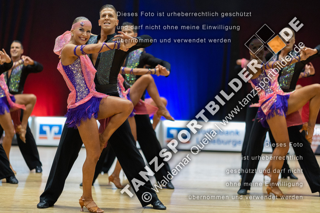 20230114-11828 | Hier finden Sie Tanz Bilder vom Latein und Standard Formationen tanzen. Sportbilder vom Tanzsport. Schöne Fotos und von Weltmeisterschaft, Europameisterschaft, Bundesliga, Regionalliga, Oberliga und Landesliga sowie von GOC Stuttgart, DanceComp, WM Bremen