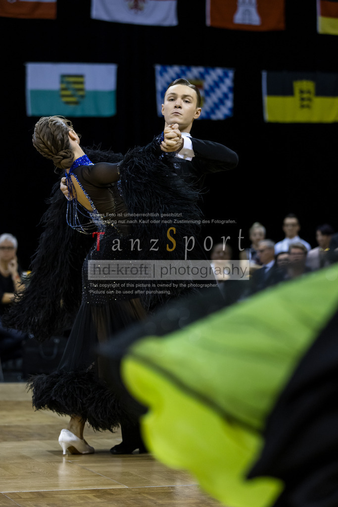 20241102_DC_HGR_Std_09282 | Tanzsportbilder, Standardtanz, Lateintanz, WDSF, DTV, LTVB, dancecomp, goc, hessen tanzt, blaues band der spree, walzer, tango, wiener walzer, slowfox, quickstepp, samba, rumba, cha-cha-cha, paso doble. jive, hd-kroft photography, turniertanzsport
