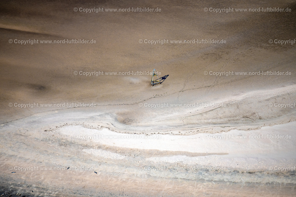 Norderney_Ostbake_Seezeichen_ELS_5501050923 | NORDERNEY 05.09.2023 Seezeichen der " Ost Bake " am Oststrand der Insel Norderney im Bundesland Niedersachsen, Deutschland. // Navigation mark of the "Ost Beacon" on the eastern beach of the island of Norderney in the state of Lower Saxony, Germany. Foto: Martin Elsen