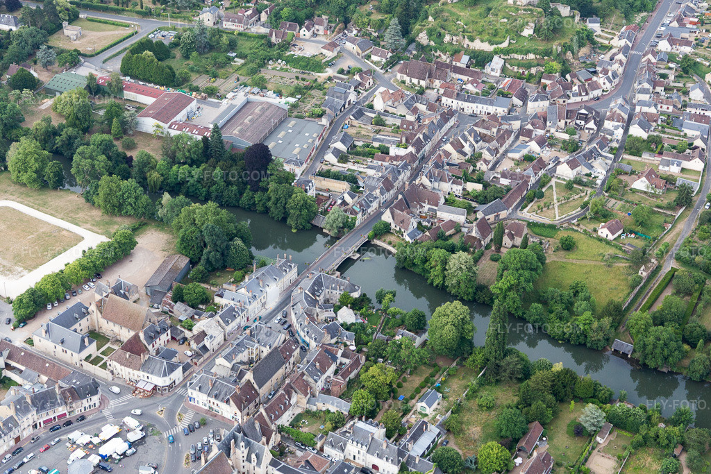 Aerial view: View of the town in Montoire-sur-le-Loir in the state Loir et Cher, France.Photo: IMG_101141.jpg taken on 06/24/2017 by Werner Riehm/FLY-FOTO.comResolution of the original: 5172 x 3448 px
