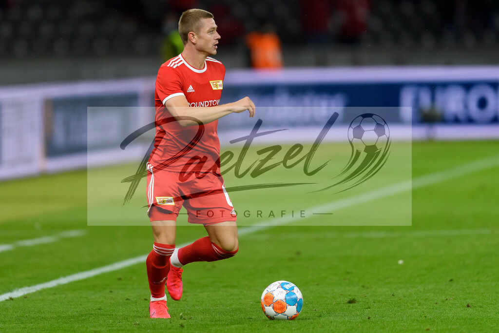 FCUKUO20210826_204 | Fussball, Herren: Julian Ryerson (1.FC Union Berlin) in Aktion, am Ball, Einzelaktion beim Spiel der UEFA Conference League zwischen 1. FC Union Berlin und Kuopion PS im Olympiastadion am 26.08.2021 in Berlin, Deutschland. - Realisiert mit Pictrs.com