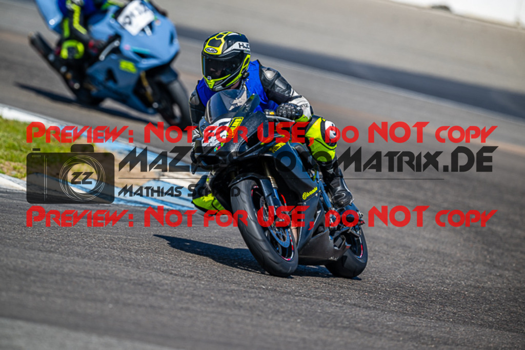 MaZZes_FotoMatrix_230410_9995 | INST