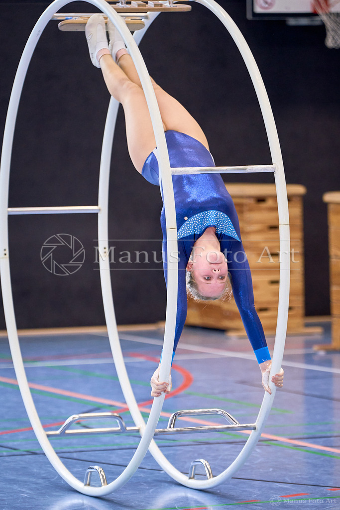C-DSC01604 | Professionelle Sportfotografie in Hamburg, Schleswig-Holstein und Niedersachsen – spezialisiert auf Rhönrad, Geräteturnen, Leistungsturnen und rhythmische Sportgymnastik. Bundesweite Begleitung von Rhönrad-Events. Jetzt Sport-Fotos - Realisiert mit Pictrs.com