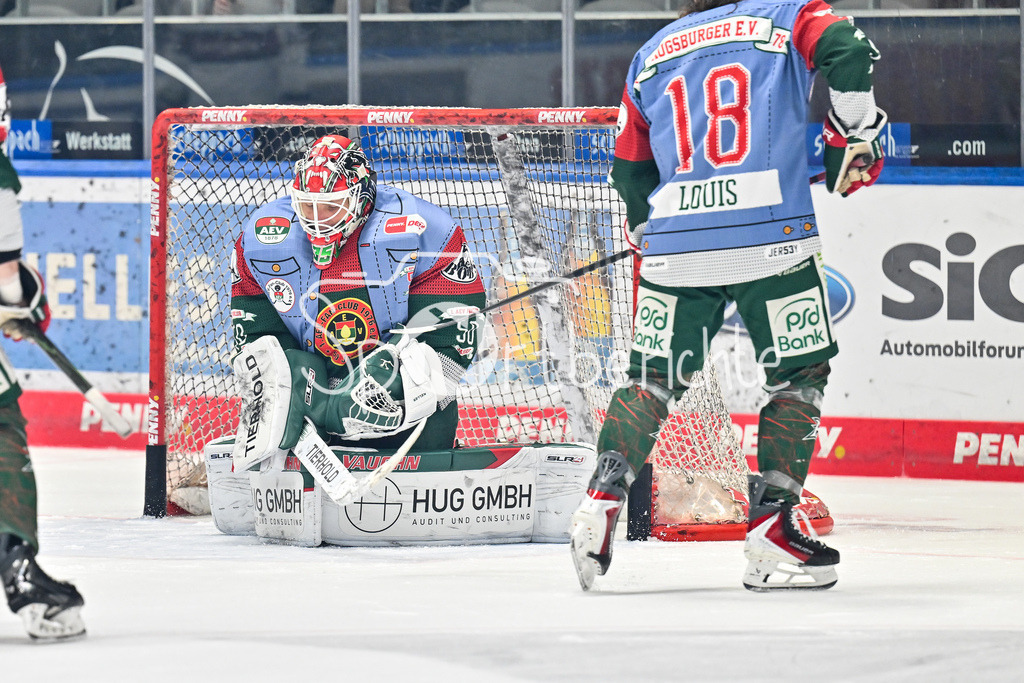 Augsburger Panther - EHC RB München | AUGSBURG, DEUTSCHLAND - 27. FEBRUAR: im Bild Markus KELLER (Augsburger Panther 3) beim warmup vor dem Match zwischen den Augsburger Panthern und dem EHC RB München am 46. Spieltag der Penny DEL im Curt Frenzel Stadion