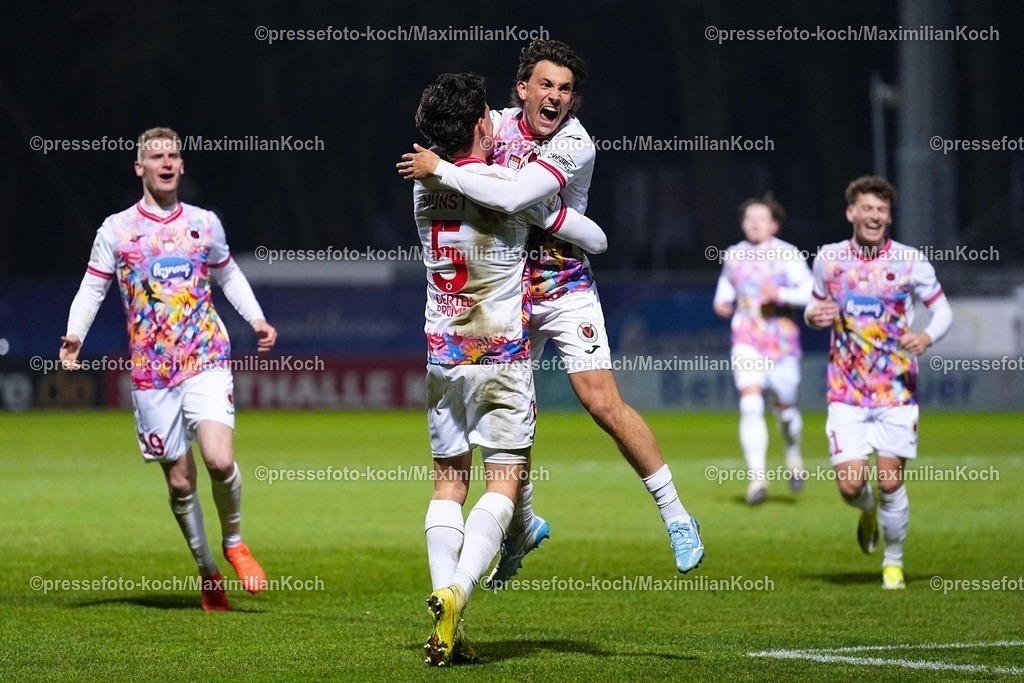 xYDRx13022601044 | 13.02.2026, xydrx, Fußball, 3.Liga, FC Viktoria Köln - FC Erzgebirge Aue, Saison 2025 2026, Sportpark Höhenberg: Torjubel nach dem Tor zum 2:0 für den FC Viktoria Köln durch Torschütze Leonhard Muenst (FC Viktoria Köln #5) zusammen mit Florian Engelhardt (FC Viktoria Köln #8)    DFB regulations prohibit any use of photographs as image sequences and or quasi-video. Photo: xYannisxDreimannxPressefotoKochx