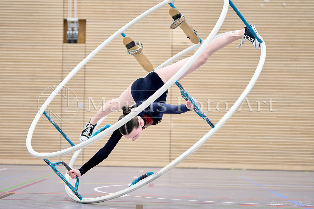 B-DSC05711 | Professionelle Sportfotografie in Hamburg, Schleswig-Holstein und Niedersachsen – spezialisiert auf Rhönrad, Geräteturnen, Leistungsturnen und rhythmische Sportgymnastik. Bundesweite Begleitung von Rhönrad-Events. Jetzt Sport-Fotos - Realisiert mit Pictrs.com