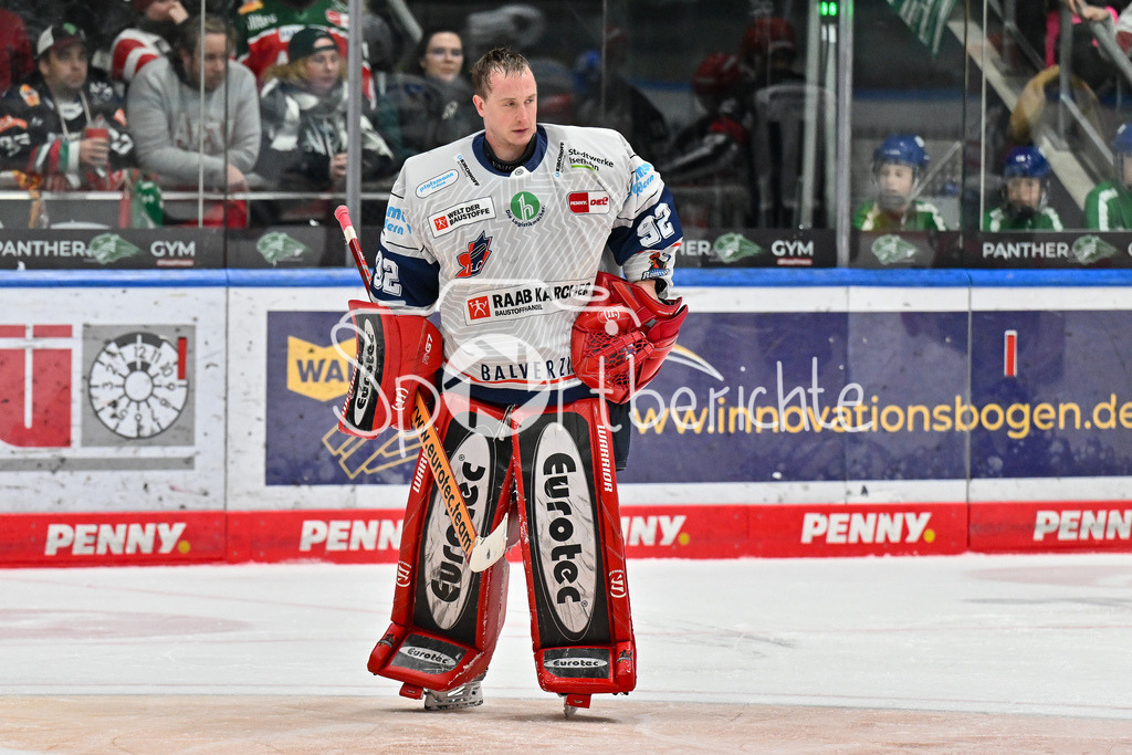 Augsburger Panther - Iserlohn Roosters | Im Bild Andreas JENIKE (Iserlohn Roosters 92) ohne Maske / Freisteller / Einzelfoto / DEL: Augsburger Panther - Iserlohn Roosters, Curt Frenzel Stadion am 17.11.2024