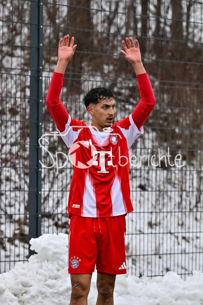 FC Bayern Amateure - SGV Freiberg Fussball | MUNICH, GERMANY - 29. JANUARY: im Bild Mudaser SADAT (FC Bayern München 20) während dem Testspiel zwischen den Amateuren des FC Bayern und dem SGV Freiberg Fussball am FC Bayern Campus
