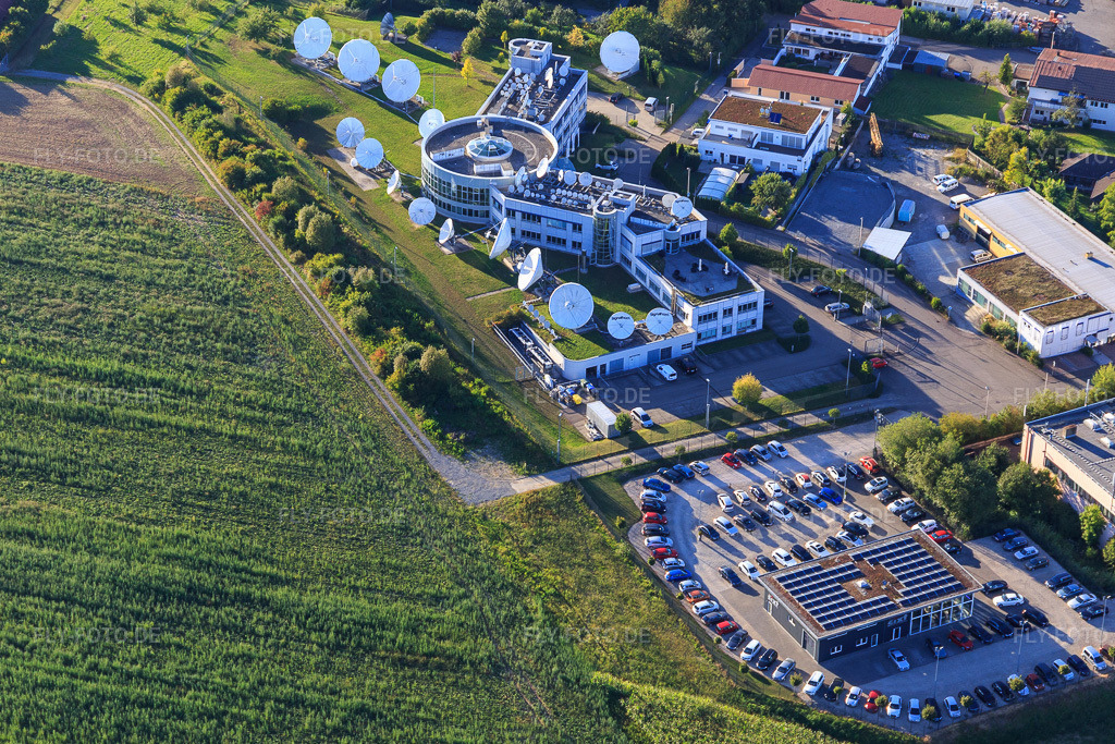 Luftbild: WIRmachenDRUCK GmbH im Ortsteil Waldrems in Backnang im Bundesland Baden-Württemberg in Deutschland. – Foto: IMG_093589.jpg vom 22.08.2016 durch Werner Riehm/FLY-FOTO.de – Auflösung des Originals: 4703 x 3135 px – WIRmachenDRUCK | Online-Druckerei mit Tiefpreis-Garantie