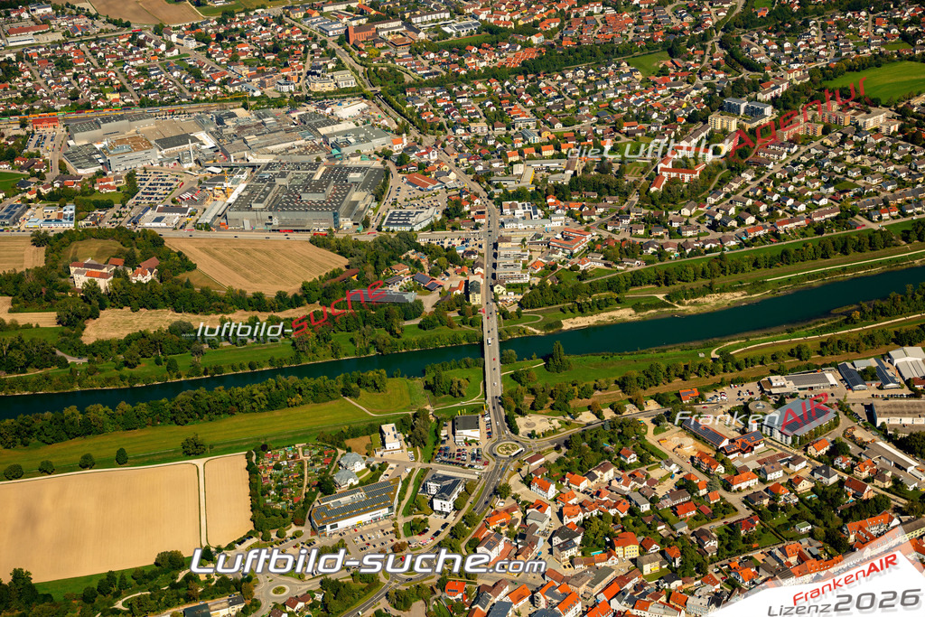 Das Luftbild zeigt :  Dingolfing - Die Luftaufnahme wurde 2023 vom UL-Flugzeug aus erstellt ( keine Drohne ) - Hochauflösende Luftaufnahme - Für grossformatige Ausdrucke geeignet. Die Geschenkidee !Mit Lizenz und Bildrechte bestellbar