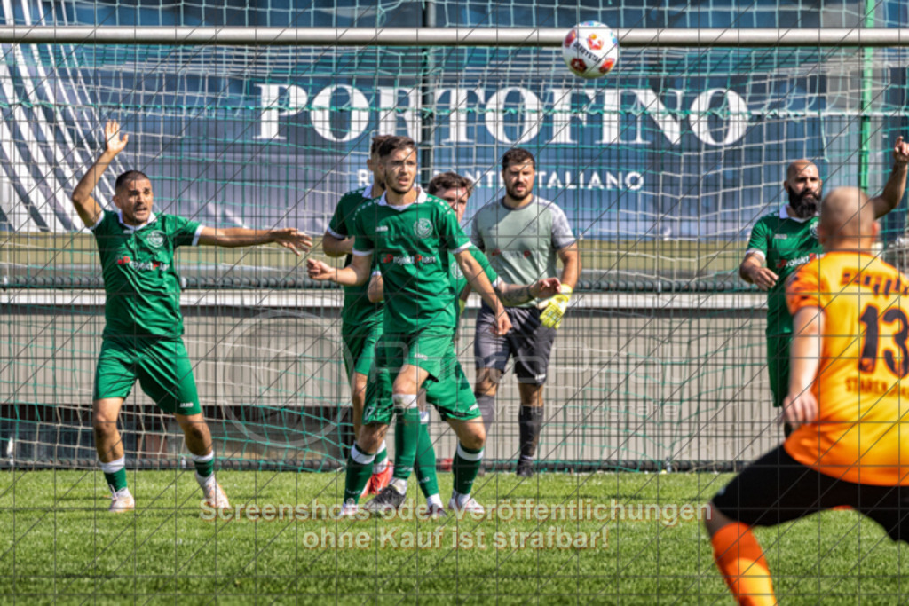 20250824_154302_0534-Bearbeitet | #,KSG Eislingen (grün) vs. SGM Jebenhausen-Bezgenriet (orange), Fussball, Kreisliga A3 - Bezirk Neckar/Fils, 01. Spieltag, Saison 2025/2026, Rasensportplatz, Albstraße 69, 73054 Eislingen, 24.08.2025 - 15:00 Uhr,Foto: PhotoPeet-Sportfotografie/Peter Harich