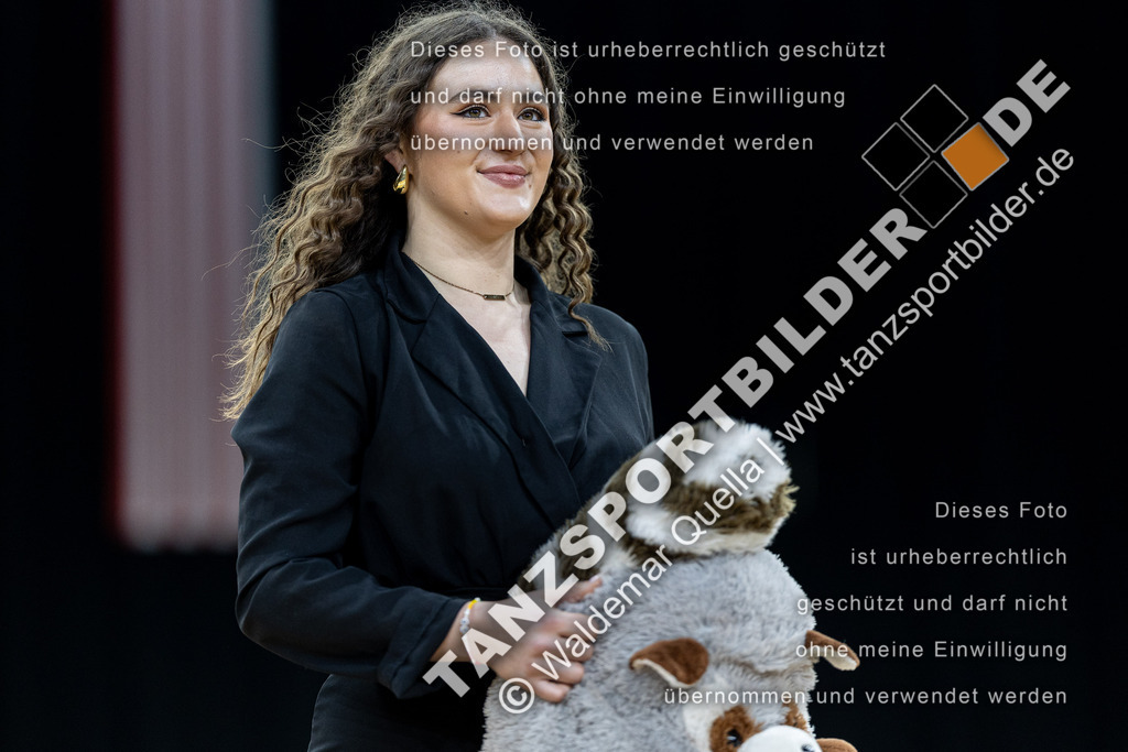 20240310-00147 | Hier finden Sie Tanz Bilder vom Latein und Standard Formationen tanzen. Sportbilder vom Tanzsport. Schöne Fotos und von Weltmeisterschaft, Europameisterschaft, Bundesliga, Regionalliga, Oberliga und Landesliga sowie von GOC Stuttgart, DanceComp, WM Bremen
