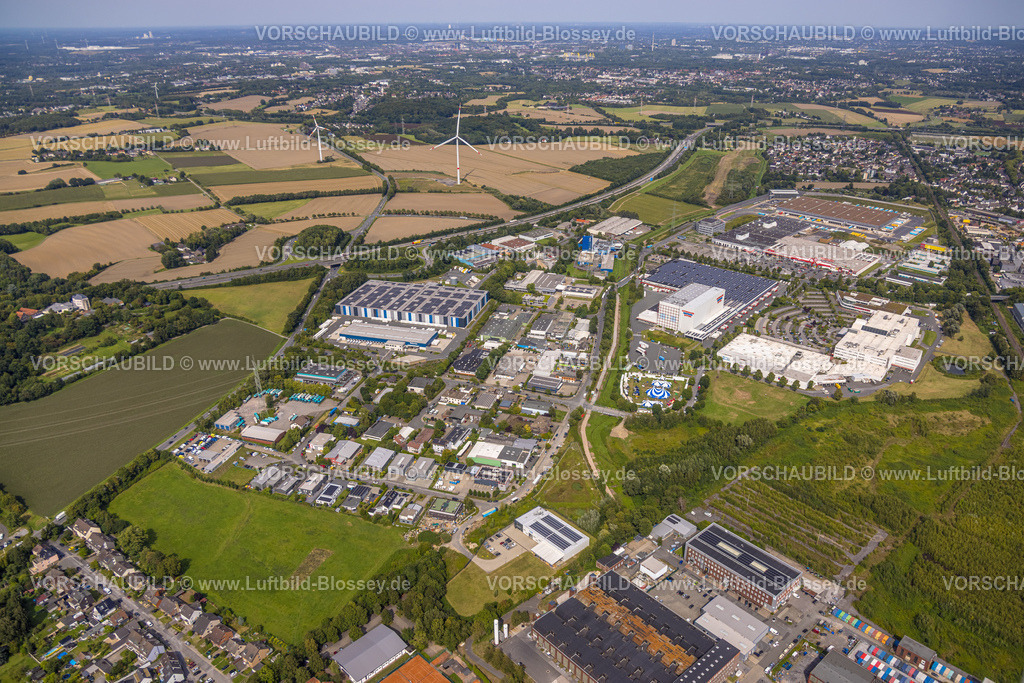 Witten250804660 | Luftbild, Gewerbegebiet Salinger Feld, Ostermann Möbelhaus Einrichtungshaus, Dinosaurier-Ausstellung mit Zirkuszelt an der Fredi-Ostermann-Straße, Gewerbegebiet Brauckstraße mit Bauhaus und Amazon Logistik DTM9, Autobahn A44, Annen, Witten, Ruhrgebiet, Nordrhein-Westfalen, Deutschland
