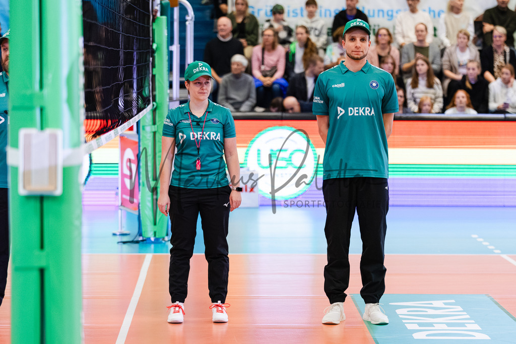 Volleyball, 1. Bundesliga Frauen, Hauptrunde, 1. Spieltag, Saison 2025/2026: USC Münster - SSC Palmberg Schwerin | 1. Bundesliga Frauen, Hauptrunde, 1. Spieltag, Saison 2025/2026, USC Münster empfängt SSC Palmberg Schwerin in der Sporthalle Berg Fidel in Münster. Foto: sportfotografie.ms | Markus Paletta - Realisiert mit Pictrs.com