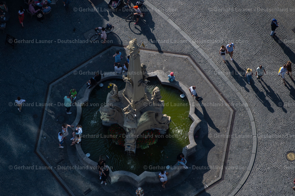 4046225 | Ruhepause am Vierröhrenbrunnen