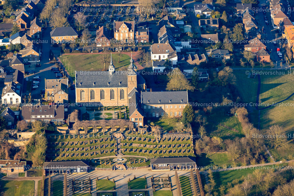 Luftbilder Kamp-Lintfort-7568 | Luftbild Gebäudekomplex des Klosters in Kamp-Lintfort - Realisiert mit Pictrs.com
