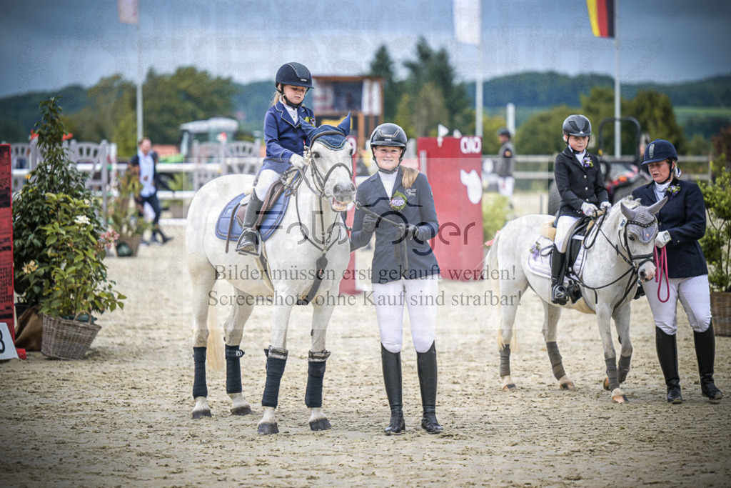 DOS_0353 | Entdecke hochwertige Reitturnierfotos von Foto Oger. Professionell, emotional und authentisch – jetzt Lieblingsmomente im Shop bestellen.Deutschlandweite Turnierfotografie. - Realisiert mit Pictrs.com