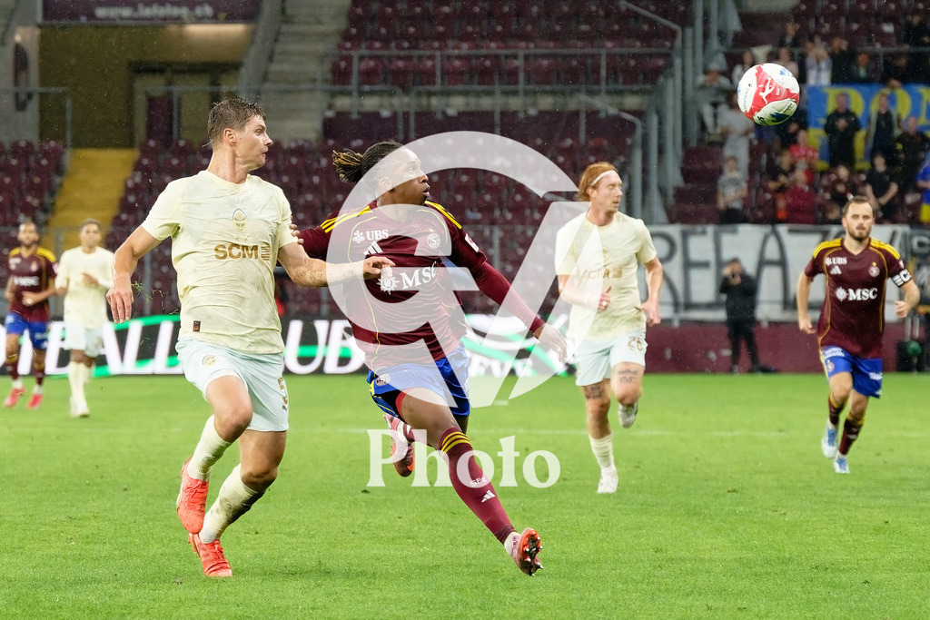 UEFA Conference League Play-offs 2nd leg - Servette FC v FC Shakhtar Donetsk | Keyan Varela (29 Servette FC) Valeriy Bondar (5 FC Shakhtar Donetsk) battle for the ball (duel)  during the UEFA Conference League Play-offs 2nd leg match between Servette FC and FC Shakhtar Donetsk at Stade de Geneve in Geneva, Switzerland