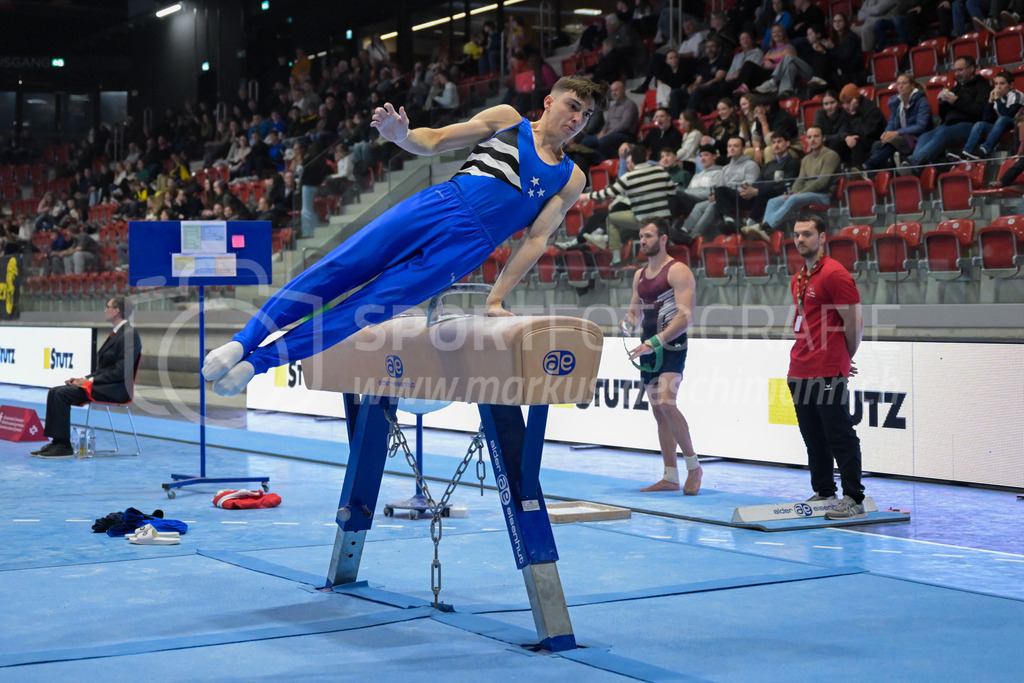 Schweizer Meisterschaften Kunstturnen Mannschaften Männer (A) - 22. November 2025 | Schweizer Meisterschaften Kunstturnen Mannschaften Männer (A)AXA Arena, WinterthurBild: Sportfotografie Markus Aeschimann | www.markus-aeschimann.ch - Realisiert mit Pictrs.com
