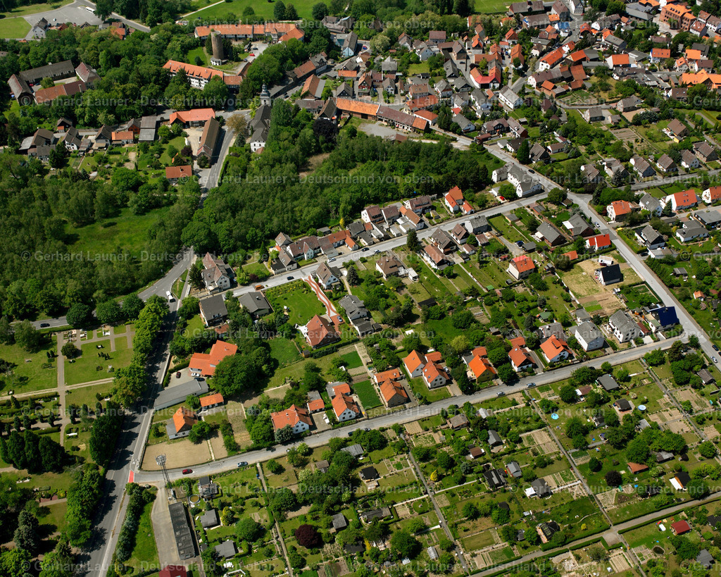 2638289 | VIENENBURG 09.06.2006 Wohngebiet einer Einfamilienhaus- Siedlung  in Vienenburg im Bundesland Niedersachsen, Deutschland // Single-family residential area of settlement  in Vienenburg in the state Lower Saxony, Germany Foto: Gerhard Launer