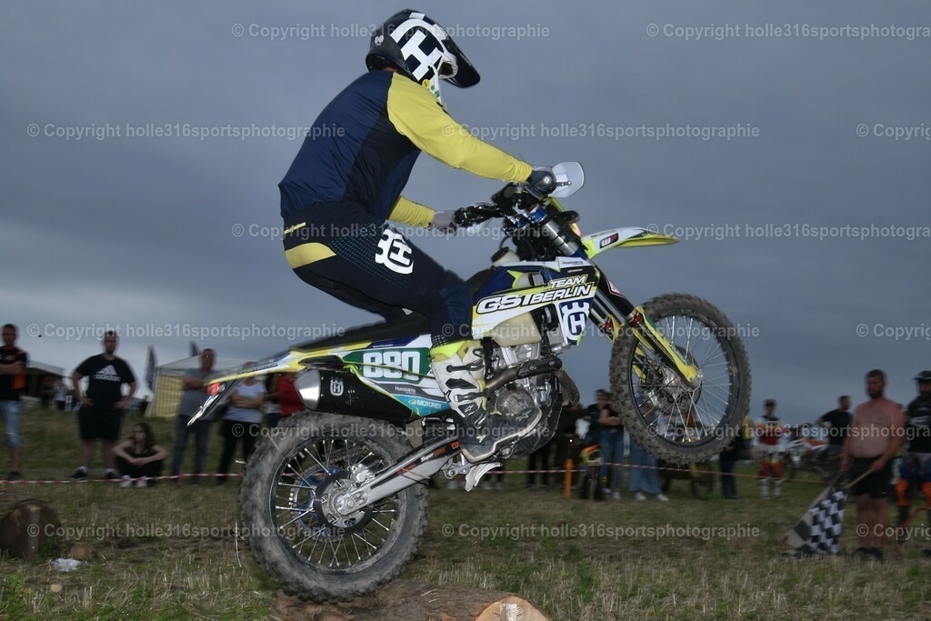 DSC_0249_01 (2) | Sportfotografie , Motorsport, Motoross, Reitsport, Mointainbike, Enduro,
Landschaft , Outdoor, Eventfotografie, Landschaft, Bilder online bestellen - Realisiert mit Pictrs.com