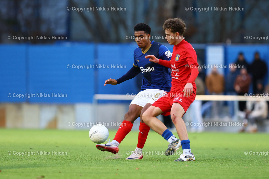 NH_HolsteinKielU23_Eutin08_FlensOberliga_30112025 | #6 Ikem Ugoh (Holstein Kiel U23), #39 Lasse Schröder (Eutin 08) Fußball I Herren I Flens Oberliga I Saison 2025-2026  I 19. Spieltag I Holstein Kiel U23 - Eutin 08 I 05.10.2025 I Citti-Fußball-Park