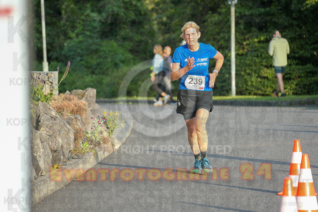 250801_1942_EX1_8414 | Sportfotografie im Rhein-Sieg Kreis, Köln, Bonn, NRW, Rheinland Pfalz, Hessen, etc. Unser Tätigkeitsfeld umfasst den Laufsport vom Volkslauf über den Marathon, Duathlon, Triathon bis zum Ultralauf wie Kölnpfad Ultra oder Schindertrail.