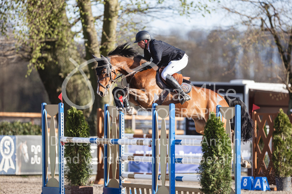 250408_Mühlen_SprPf-M-544 | Deine schönsten Turniermomente als professionelle Fotos! Entdecke hochwertige Pferdesport-Fotografie im Online-Shop. Jetzt Fotos finden & bestellen!