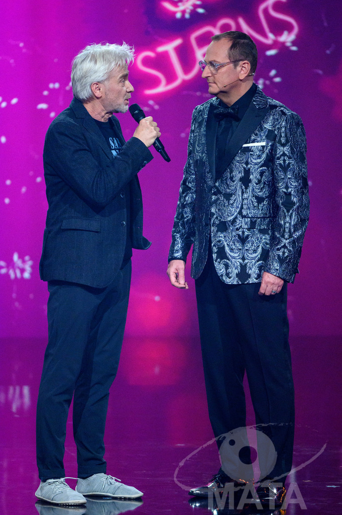 _DWA1421 | Werner Schmidbauer und Volker Heißmann bei '30 Jahre Sternstunden-Gala 2023' in der Frankenhalle. Nürnberg, 15.12.2023 - Realisiert mit Pictrs.com