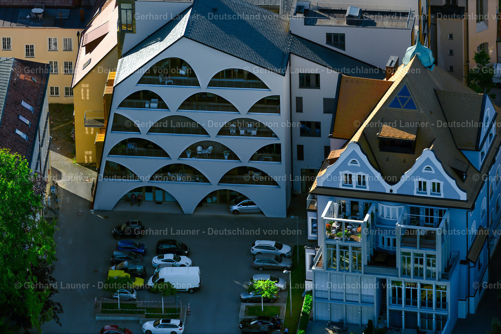 4032699 | LINDAU (BODENSEE) 12.06.2020 Wohngebiet der Mehrfamilienhaussiedlung in Lindau (Bodensee) am Bodensee im Bundesland Bayern, Deutschland. // Residential area of the multi-family house settlement in Lindau (Bodensee) at Bodensee in the state Bavaria, Germany. Foto: Gerhard Launer