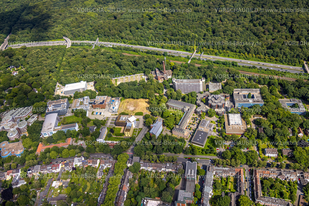 Duisburg240705419-Mitte | Luftbild, L und M Bereich der  Universität Duisburg-Essen, am Waldrand, Baustelle für Parkhaus, Autobahn A3, Neudorf-Nord, Duisburg, Ruhrgebiet, Nordrhein-Westfalen, Deutschland