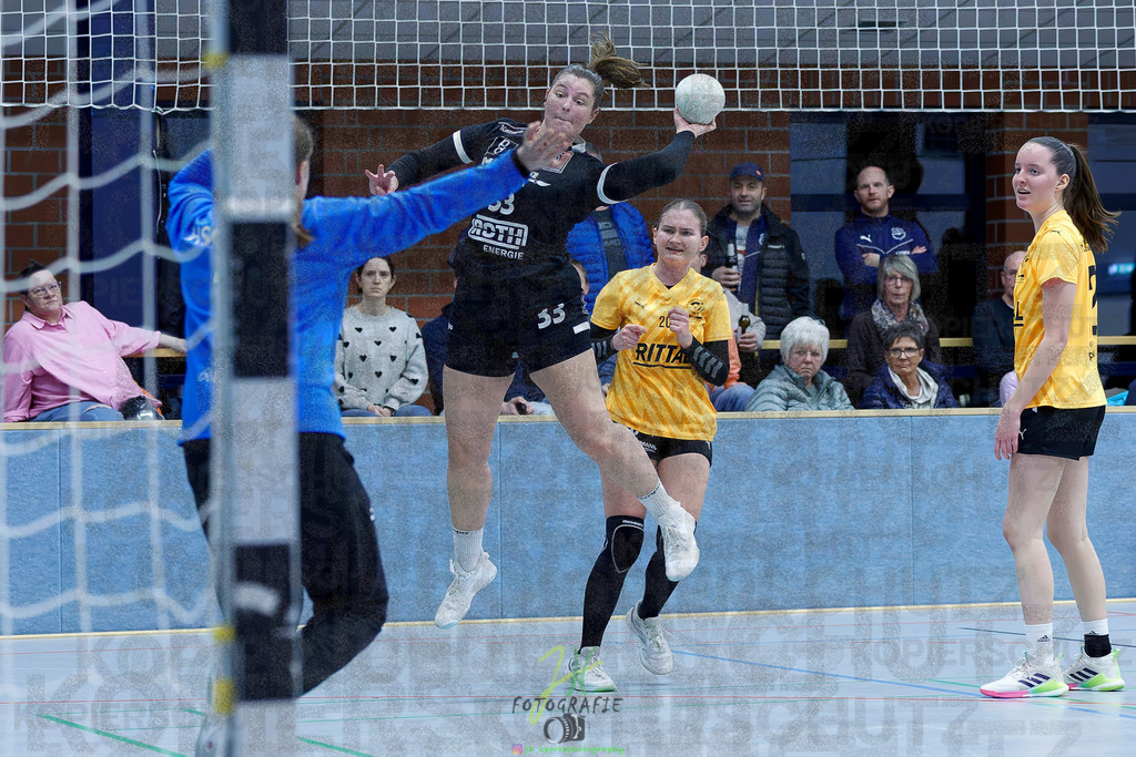 Handball Frauen Oberliga Mitte, HSG Eibelshausen/Ewersbach - HSG Lumdatal | Handball Frauen Oberliga Mitte, HSG Eibelshausen/Ewersbach - HSG Lumdatal am 21.02.2026 in Dietzhölztal-Steinbrücken (Sporthalle am Hammerweiher)Photo © 2026 - Jörg Heinrich - Realisiert mit Pictrs.com