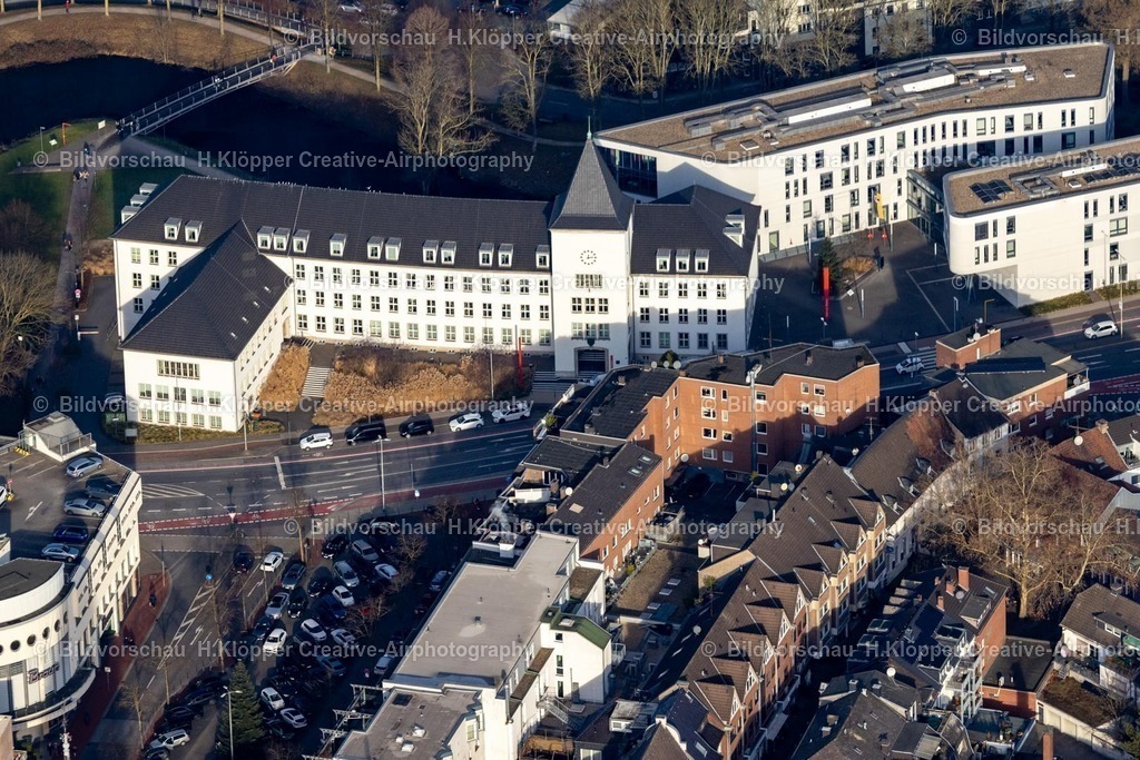 Luftbild Moers-8266 | Luftbildfotografie Gebäude der Stadtverwaltung - Rathaus am Rathausplatz in Moers im Bundesland Nordrhein-Westfalen, Deutschland - Realisiert mit Pictrs.com