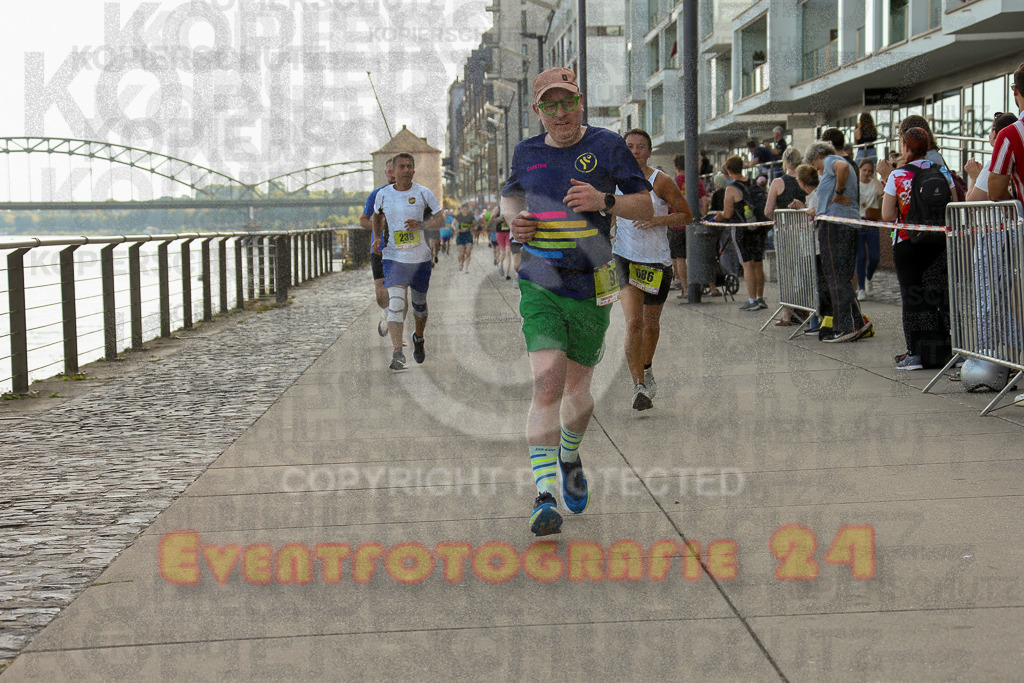 250920_1449_EX1_7760 | Sportfotografie im Rhein-Sieg Kreis, Köln, Bonn, NRW, Rheinland Pfalz, Hessen, etc. Unser Tätigkeitsfeld umfasst den Laufsport vom Volkslauf über den Marathon, Duathlon, Triathon bis zum Ultralauf wie Kölnpfad Ultra oder Schindertrail.