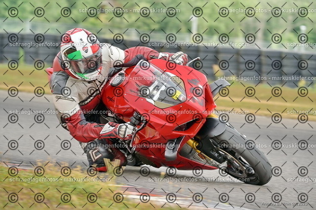 25bt05-0943 | markuskiefer.com - Realisiert mit Pictrs.com