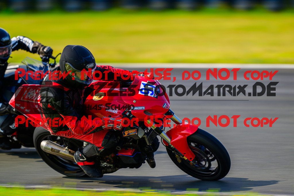 MaZZes_FotoMatrix_240725_6007705_-75 | BLAU