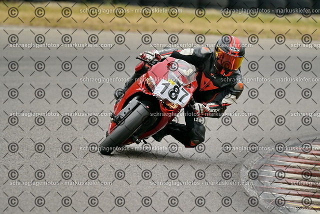 25bt05-0777 | markuskiefer.com - Realisiert mit Pictrs.com